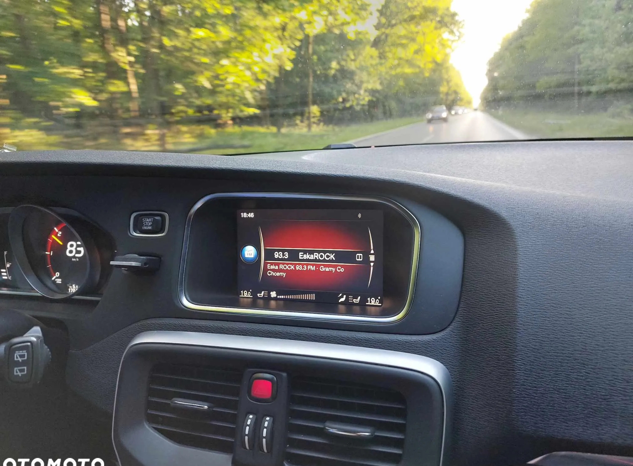 Volvo V40 cena 61500 przebieg: 170454, rok produkcji 2018 z Opole Lubelskie małe 781